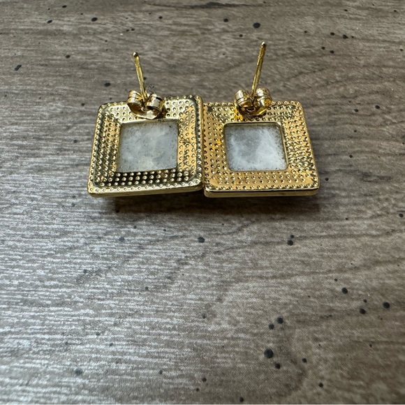 Gold Tone Pendant Necklace and Earring Set - Picture 4 of 5